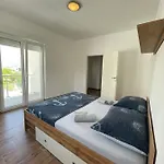 A&a By The Sea Apartment Trogir