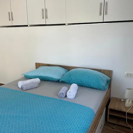 Διαμέρισμα A&a By The Sea *