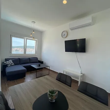 A&a By The Sea Apartment Trogir