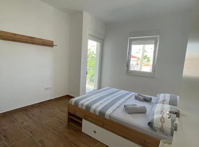 A&a By The Sea * 特罗吉尔