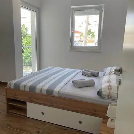 Апартаменти A&a By The Sea