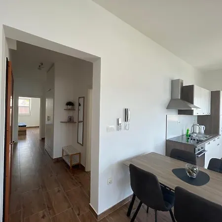 A&a By The Sea Трогір