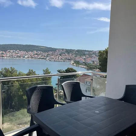 Апартаменти A&a By The Sea