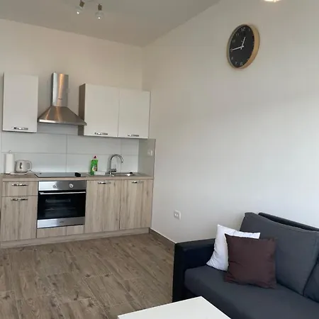 A&a By The Sea Apartman
