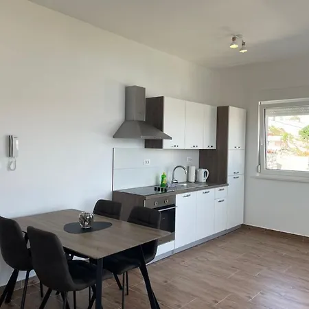 Апартаменти A&a By The Sea